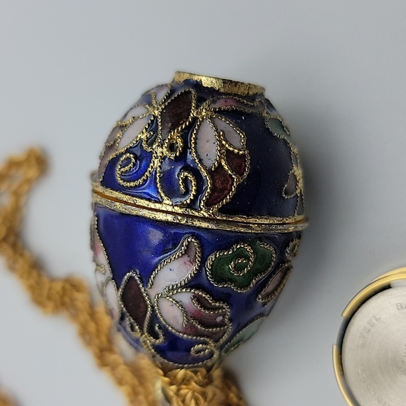 Enamel Egg pendant watch. main image 4